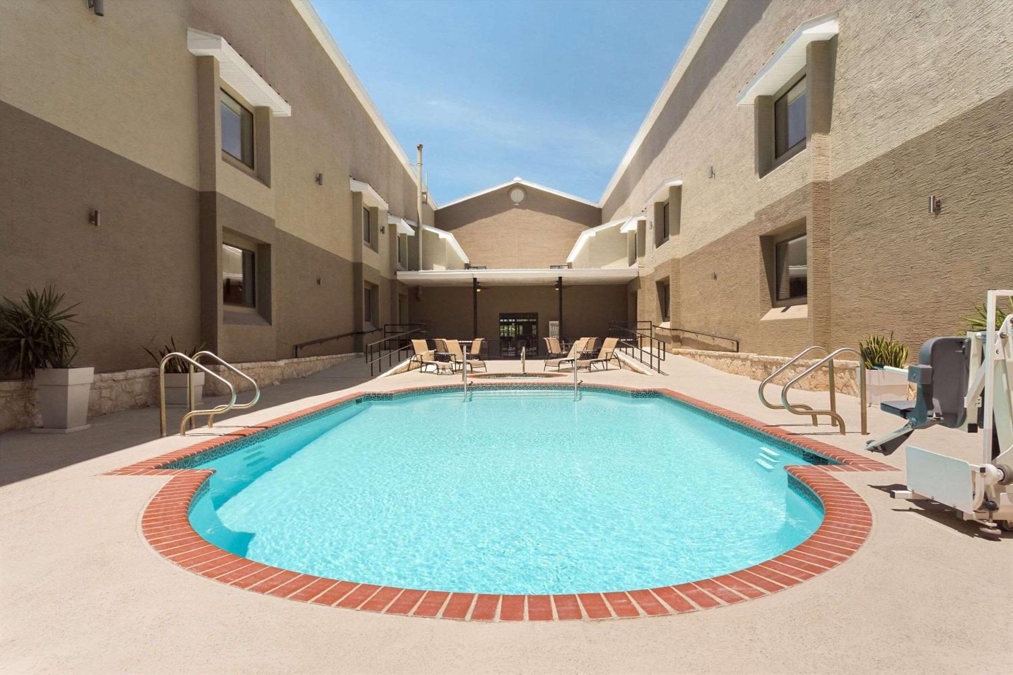 Country Inn & Suites By Radisson, Lackland Afb San Antonio , Tx Exterior photo